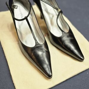 Vigotti Black T-Strap Heels